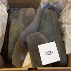 BRAND NEW UGG CLASSIC MINI FLUFF